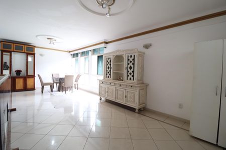 Casa para alugar com 1200m², 6 quartos e 6 vagasSala