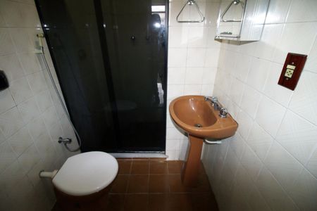 Banheiro de apartamento para alugar com 1 quarto, 60m² em Vila da Penha, Rio de Janeiro