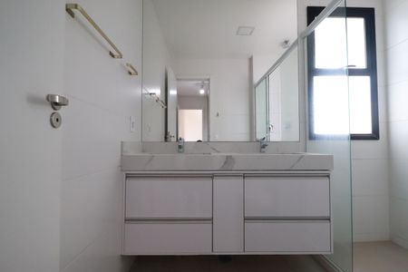 Apartamento para alugar com 135m², 3 quartos e sem vagaBanheiro suite 3
