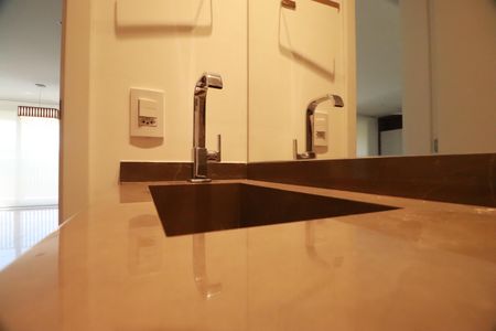 Apartamento para alugar com 135m², 3 quartos e sem vagaLavabo