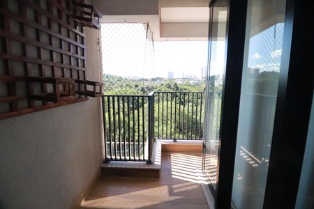 Apartamento para alugar com 135m², 3 quartos e sem vagaVaranda
