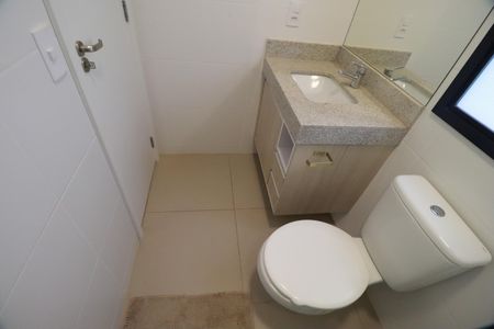 Apartamento para alugar com 135m², 3 quartos e sem vagaBanheiro suite 2