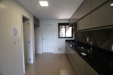 Apartamento para alugar com 135m², 3 quartos e sem vagaCozinha 