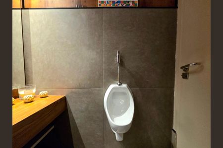 Casa à venda com 90m², 4 quartos e 1 vaga Casa à venda com 90m², 4 quartos e 1 vagaBanheiro 1