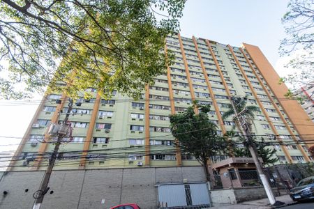 Apartamento à venda com 55m², 1 quarto e 1 vaga Apartamento à venda com 55m², 1 quarto e 1 vagaFachada