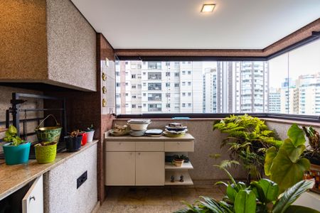 Apartamento para alugar com 225m², 3 quartos e 4 vagas