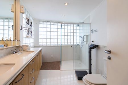 Apartamento para alugar com 225m², 3 quartos e 4 vagas