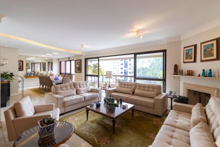 Apartamento para alugar com 225m², 3 quartos e 4 vagas