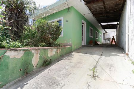 Casa à venda com 200m², 2 quartos e 4 vagasGaragem e quintal