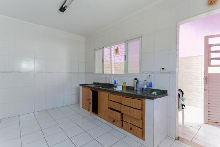 Casa à venda com 200m², 2 quartos e 4 vagasBanheiro
