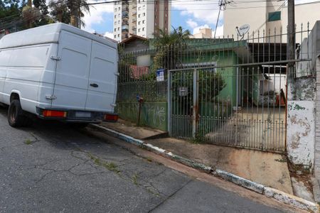 Casa à venda com 200m², 2 quartos e 4 vagasFachada + plaquinha