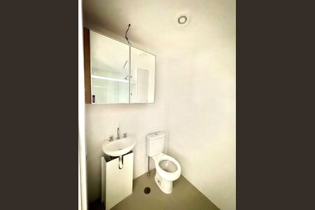 Studio para alugar com 23m², 1 quarto e sem vaga Studio para alugar com 23m², 1 quarto e sem vagaBanheiro 1
