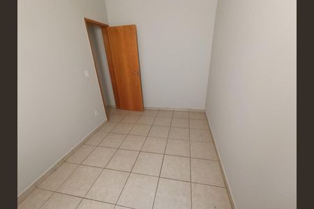 Quarto 2 de apartamento para alugar com 2 quartos, 48m² em Chácaras Panorama, Uberlândia