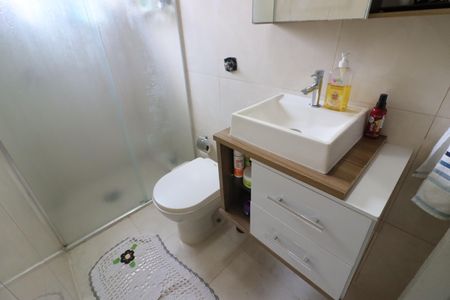 Casa à venda com 250m², 4 quartos e 2 vagasBanheiro 1