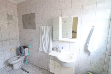 Casa à venda com 250m², 4 quartos e 2 vagasBanheiro 2