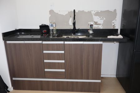 Sala e cozinha de apartamento para alugar com 1 quarto, 25m² em Jardim Imperador (zona Leste), São Paulo