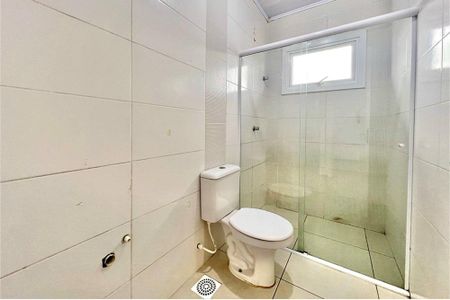 Banheiro de casa para alugar com 2 quartos, 68m² em Niterói, Canoas