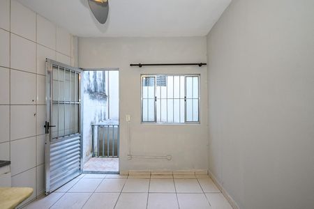 Sala de casa para alugar com 1 quarto, 32m² em Parque Regina, São Paulo