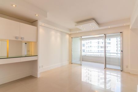Apartamento à venda com 104m², 3 quartos e 2 vagas Apartamento à venda com 104m², 3 quartos e 2 vagasSala