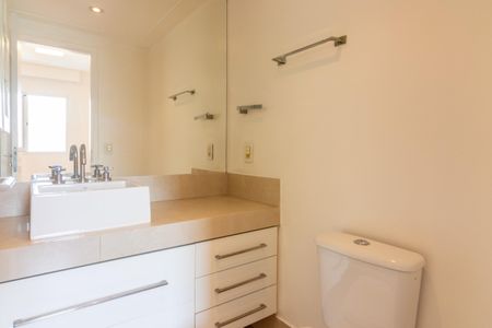 Apartamento à venda com 104m², 3 quartos e 2 vagas Apartamento à venda com 104m², 3 quartos e 2 vagasBanheiro da Suíte