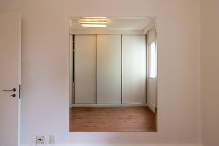 Apartamento à venda com 104m², 3 quartos e 2 vagas Apartamento à venda com 104m², 3 quartos e 2 vagasQuarto 2