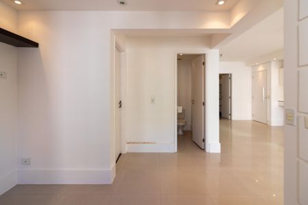 Apartamento à venda com 104m², 3 quartos e 2 vagas Apartamento à venda com 104m², 3 quartos e 2 vagasEscritório
