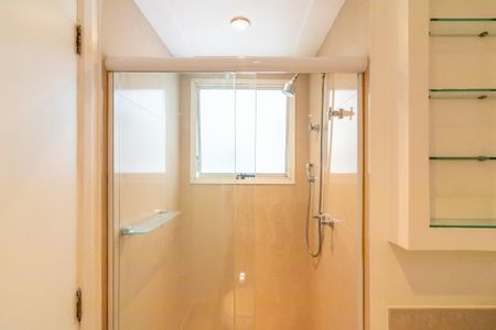 Apartamento à venda com 104m², 3 quartos e 2 vagas Apartamento à venda com 104m², 3 quartos e 2 vagasBanheiro da Suíte
