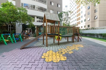 Apartamento à venda com 104m², 3 quartos e 2 vagas Apartamento à venda com 104m², 3 quartos e 2 vagasÁrea comum - Playground