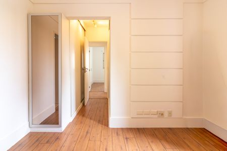 Apartamento à venda com 104m², 3 quartos e 2 vagas Apartamento à venda com 104m², 3 quartos e 2 vagasSuíte