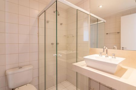 Apartamento à venda com 104m², 3 quartos e 2 vagas Apartamento à venda com 104m², 3 quartos e 2 vagasBanheiro
