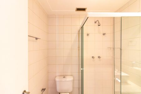 Apartamento à venda com 104m², 3 quartos e 2 vagas Apartamento à venda com 104m², 3 quartos e 2 vagasBanheiro