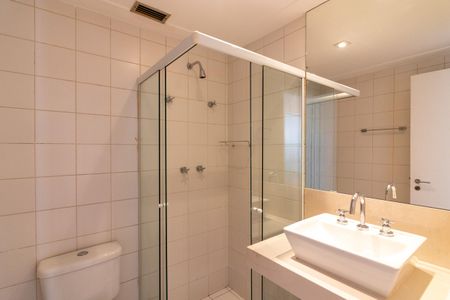 Apartamento à venda com 104m², 3 quartos e 2 vagas Apartamento à venda com 104m², 3 quartos e 2 vagasBanheiro