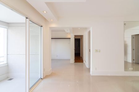 Apartamento à venda com 104m², 3 quartos e 2 vagas Apartamento à venda com 104m², 3 quartos e 2 vagasSala
