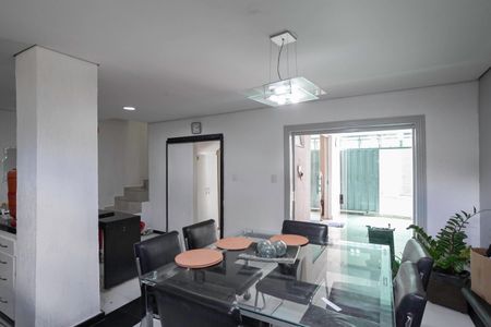 Casa de condomínio à venda com 114m², 3 quartos e 1 vagaCopa