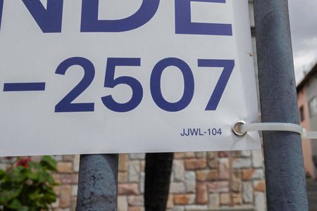 Casa de condomínio à venda com 114m², 3 quartos e 1 vagaFachada