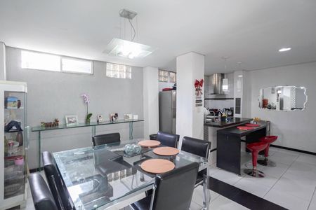 Casa de condomínio à venda com 114m², 3 quartos e 1 vagaCopa