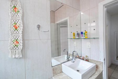 Casa de condomínio à venda com 114m², 3 quartos e 1 vagaBanheiro socia