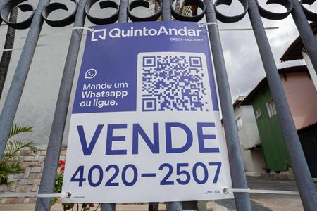 Casa de condomínio à venda com 114m², 3 quartos e 1 vagaFachada