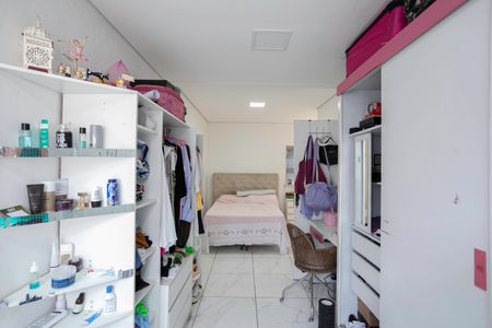 Casa de condomínio à venda com 114m², 3 quartos e 1 vagaCloset da suíte