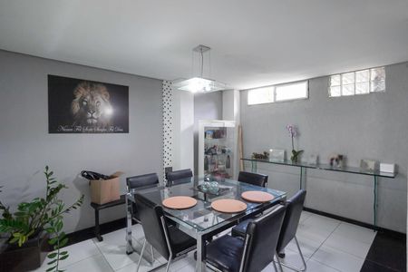 Casa de condomínio à venda com 114m², 3 quartos e 1 vagaCopa