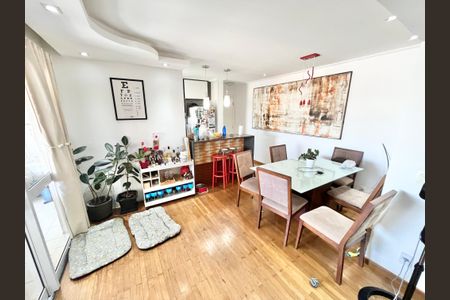 Apartamento à venda com 74m², 2 quartos e 1 vagaSala