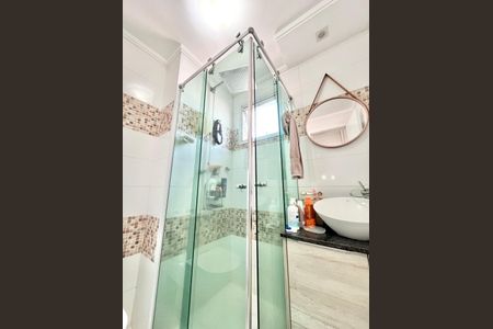 Apartamento à venda com 74m², 2 quartos e 1 vagaBanheiro da Suíte