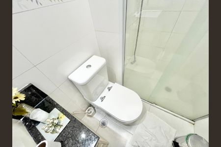 Apartamento à venda com 74m², 2 quartos e 1 vagaBanheiro