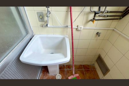 Apartamento à venda com 63m², 2 quartos e 1 vaga Apartamento à venda com 63m², 2 quartos e 1 vagaÁrea de Serviço