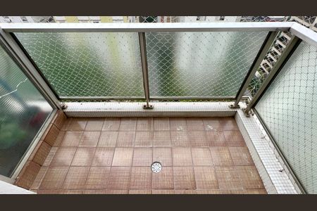 Apartamento à venda com 63m², 2 quartos e 1 vaga Apartamento à venda com 63m², 2 quartos e 1 vagaSacada