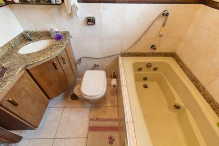 Casa à venda com 185m², 3 quartos e 3 vagasBanheiro 2