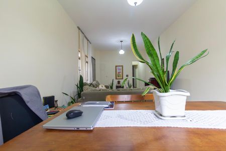 Casa à venda com 185m², 3 quartos e 3 vagasSala