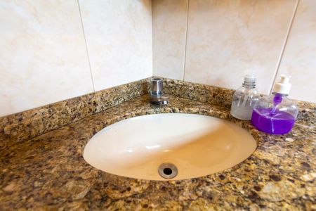 Casa à venda com 185m², 3 quartos e 3 vagasBanheiro 2