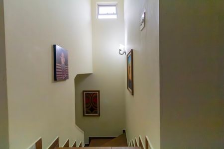 Casa à venda com 185m², 3 quartos e 3 vagasEscada