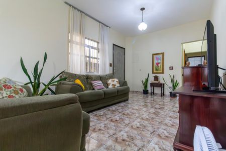 Casa à venda com 185m², 3 quartos e 3 vagasSala